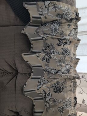 Waverly Floral & Bird Toile Scallop Edge  Valance, Cream, Gray & Tan. 50" x 18"